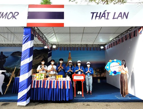 งาน Southeast Asia Youth Festival นับถอยหลังสู่เปิดฉากการแข่งขันกีฬาซีเกมส์ ครั้งที่ 31 - ảnh 8