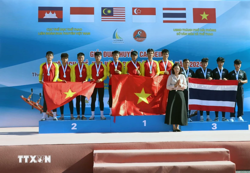 ทัพนักกีฬาเวียดนามได้อันดับหนึ่งการแข่งขันพายเรือเอเชียตะวันออกเฉียงใต้ปี 2024 - ảnh 1
