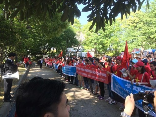 Overseas Vietnamese protest China’s violation of Vietnam’s sovereignty - ảnh 2