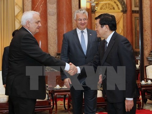 President receives foreign government and parliamentary leaders - ảnh 1