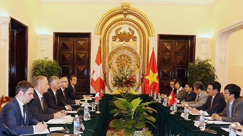 Switzerland seeks stronger cooperation with Vietnam - ảnh 2