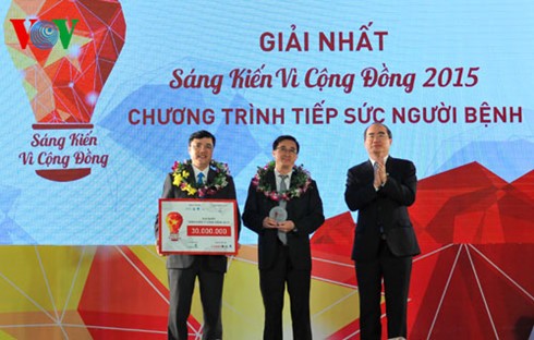 Prizes awarded for community initiatives competition - ảnh 1
