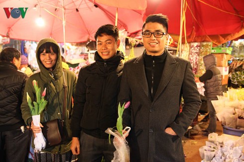 Quang Ba night flower market - ảnh 15