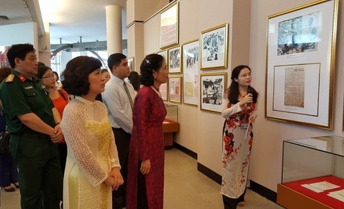 Exhibit on President Ho Chi Minh and NA and People’s Council elections - ảnh 1