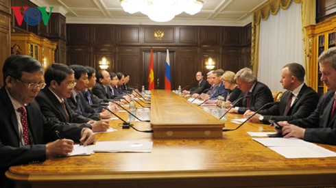 Prime Minister Nguyen Xuan Phuc meets Chairman of Russia’s State Duma - ảnh 2