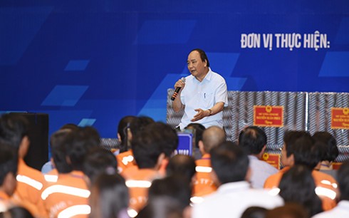 越南党、国家和各级政府一向与工人阶级同行 - ảnh 1