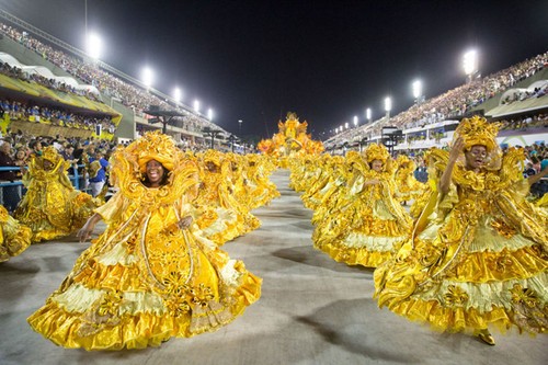 近600万名国内外游客参加巴西里约狂欢节 - ảnh 1