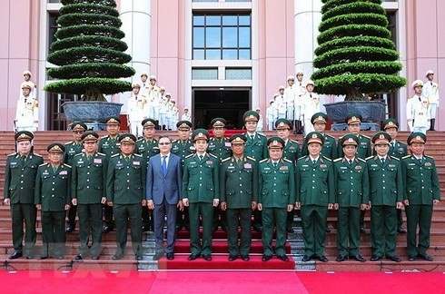 老挝人民军总参谋长对越南进行正式访问 - ảnh 1