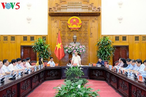越南政府总理阮春福与广义省领导人举行工作座谈会 - ảnh 1
