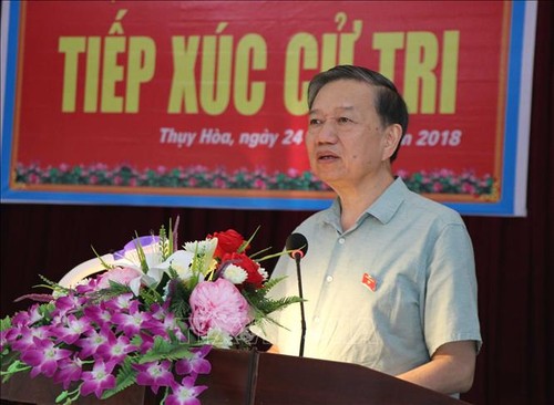  越南公安部长苏林与北宁省选民进行接触 - ảnh 1