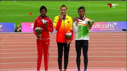 越南选手郭氏兰在亚洲田径锦标赛女子400米栏的比赛中夺得金牌 - ảnh 1