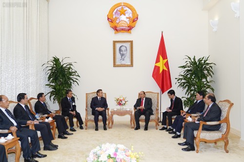 阮春福会见前来出席原越南国家主席黎德英大将国葬的柬埔寨和老挝领导人 - ảnh 1