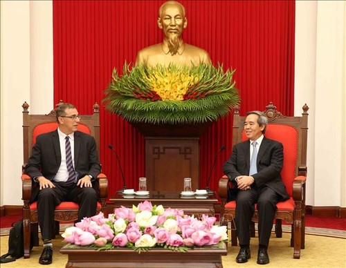越共中央经济部部长会见IMF和ILO领导人 - ảnh 1