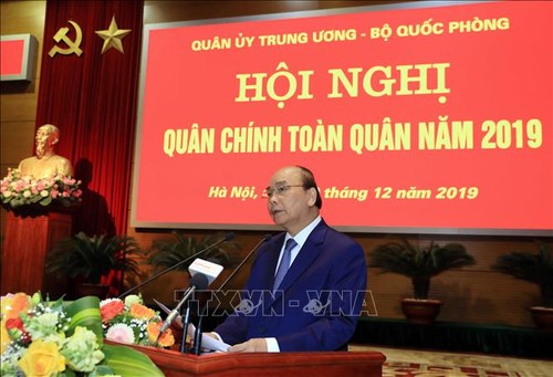 越南政府总理阮春福出席2019年全军军政会议 - ảnh 1