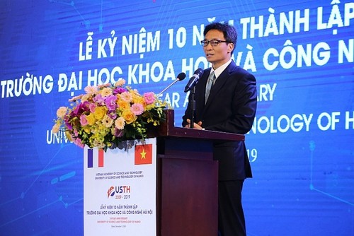 越南政府副总理武德担：越法大学要致力于革新大学治理模式 - ảnh 1