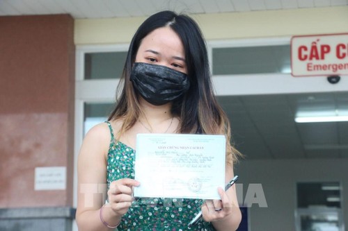 越南再有4例新冠肺炎患者治愈出院 - ảnh 1
