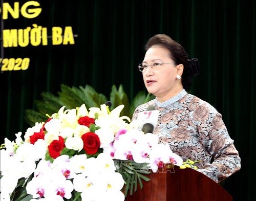 越南国会主席阮氏金银会见越南英雄母亲代表团 - ảnh 1