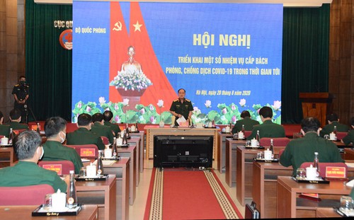 越南国防部就新冠肺炎防控工作召开会议 - ảnh 1
