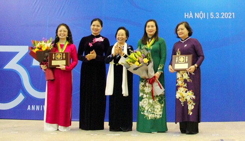 越南2020年柯瓦列夫斯卡娅奖颁奖仪式在河内举行 - ảnh 1