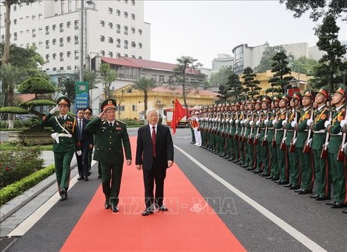 越共中央总书记阮富仲出席108中央军医院传统日70周年纪念典礼 - ảnh 1