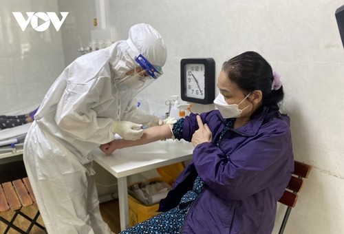 在过去 24 小时内，越南新冠肺炎确诊病例数急剧下降 - ảnh 1
