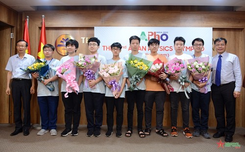 越南学生在亚太物理奥林匹克竞赛上获奖 - ảnh 1