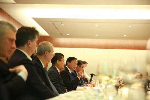 第五十三届世界经济论坛年会：越南政府副总理陈红河出席瑞士绿色金融与可持续发展对话会 - ảnh 1