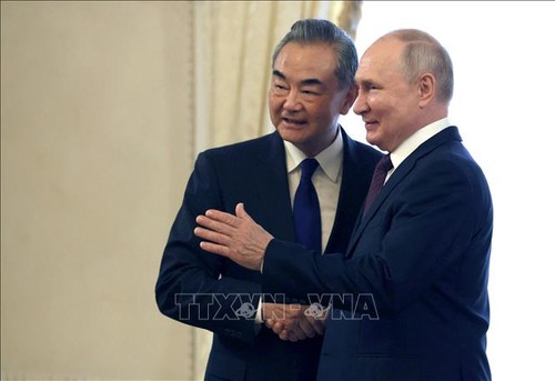 俄罗斯总统普京会见中国外交部长王毅 - ảnh 1