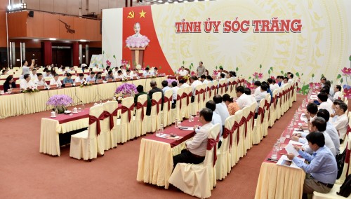 越南国会主席王庭惠与朔庄省政府领导人举行工作会议 - ảnh 1