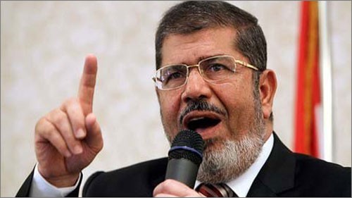 Ägyptens Präsident Mohammed Mursi will Sondermacht nach neuer Verfassung abgeben - ảnh 1