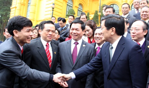 Staatspräsident Truong Tan Sang trifft Unternehmensvertreter  - ảnh 1