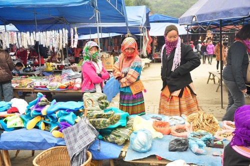 Der einzigartige Markt in der Bergregion Bac Ha - ảnh 1