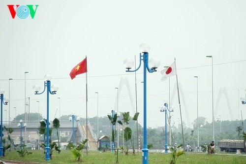 Nhat Tan-Brücke in Hanoi vier Monate vor Einweihung - ảnh 5