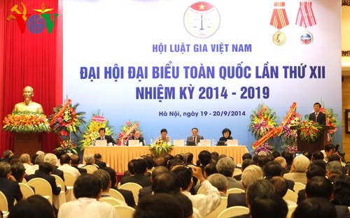 Staatspräsident nimmt an der Vollversammlung des vietnamesischen Juristenverbandes teil - ảnh 1