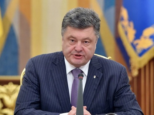 Poroschenko ratifiziert Gesetz über Sonderstatus für Ostukraine - ảnh 1