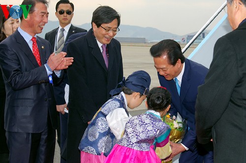 Aktivitäten von Premierminister Nguyen Tan Dung in Südkorea - ảnh 1