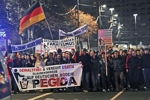 Zehntausende Deutsche gegen PEGIDA-Bewegung - ảnh 1