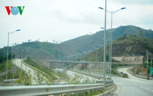 Die längste Autobahn in Vietnam - ảnh 7