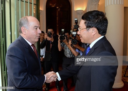 Außenminiser Pham Binh Minh empfängt brasilianischen Amtskollegen Mauro Liuz Vieira - ảnh 1