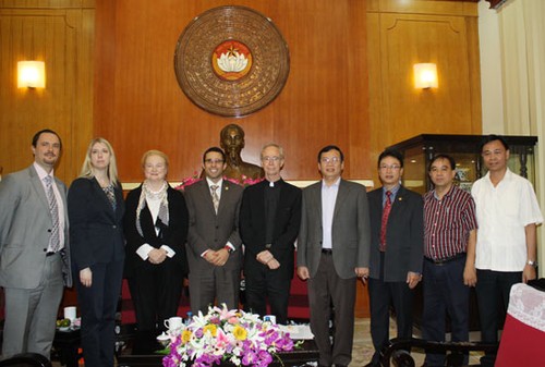 Eine Delegation der US-Kommission für Religionsfreiheit besucht Vietnam - ảnh 1
