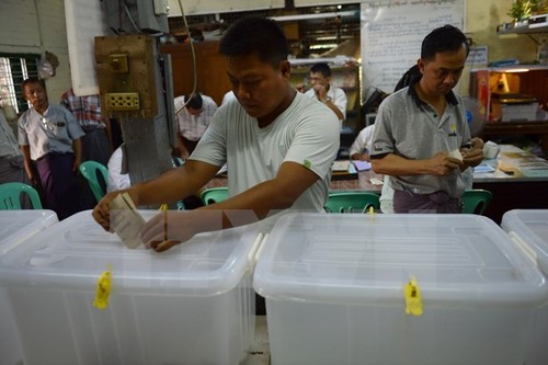 Bürger in Myanmar gehen zur Wahl - ảnh 1