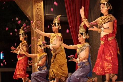 Einzigkeit der traditionellen Tänze der Khmer - ảnh 1