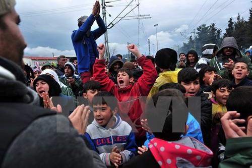 EU einigt sich mit der Türkei über Flüchtlingskrise - ảnh 1