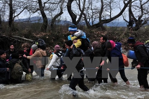 Flüchtlinge strömen aus der Türkei nach Griechenland - ảnh 1
