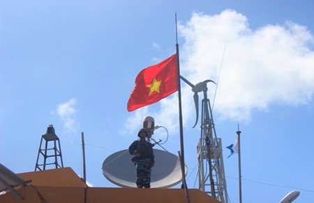 Auslandsvietnamesen besuchen Truong Sa - ảnh 9