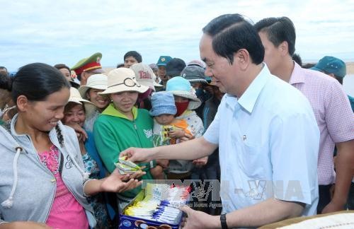 Staatspräsident Tran Dai Quang besucht Phu Yen - ảnh 1