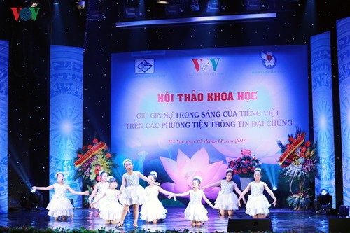 Nationales Wissenschaftsforum über „Bewahrung der vietnamesischen Sprache in den Massenmedien - ảnh 1