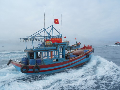 Fischer aus Zentralvietnam fahren nach Truong Sa - ảnh 1