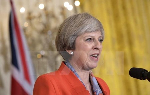 Großbritanniens Premierministerin lässt Parlament über Vereinbarung mit EU entscheiden - ảnh 1
