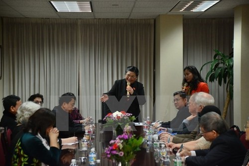 Vizeparlamentspräsidentin Tong Thi Phong trifft Vietnamesen in New York - ảnh 1